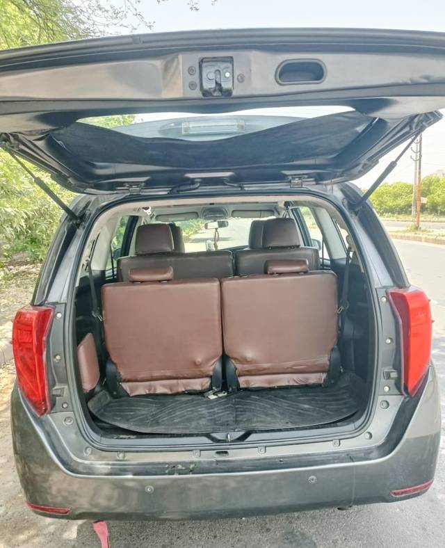 https://images10.gaadi.com/usedcar_image/AQ3A.240912.001/original/99b2f840-2f87-4bd0-bbb6-cfaede1fb2e8.jpg?imwidth=6402