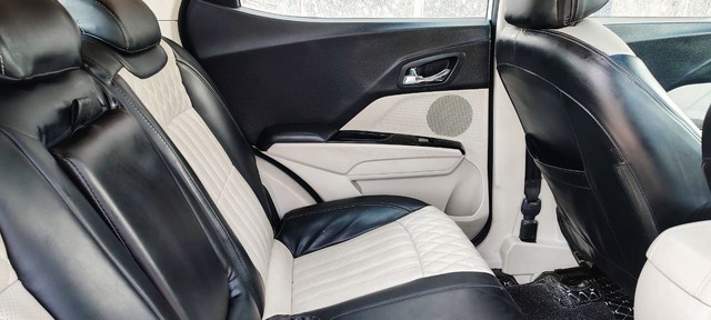 Second-hand 2024 Mahindra XUV300 W8 Diesel for sale in New Delhi-8