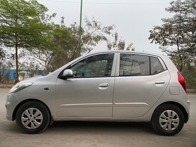 Second-hand 2012 Hyundai i10 Sportz AT for sale in Thane-2