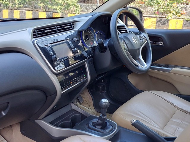 Second-hand 2016 Honda City i VTEC V for sale in Mumbai-6
