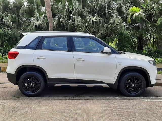 Second-hand 2019 Maruti Suzuki Vitara Brezza ZDi AMT for sale in Mumbai-1