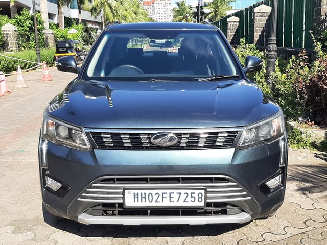 Mahindra XUV300 W8 AMT डीजल बीएस4 Second-hand 2019 Mahindra XUV300 W8 AMT डीजल बीएस4 for sale in Mumbai