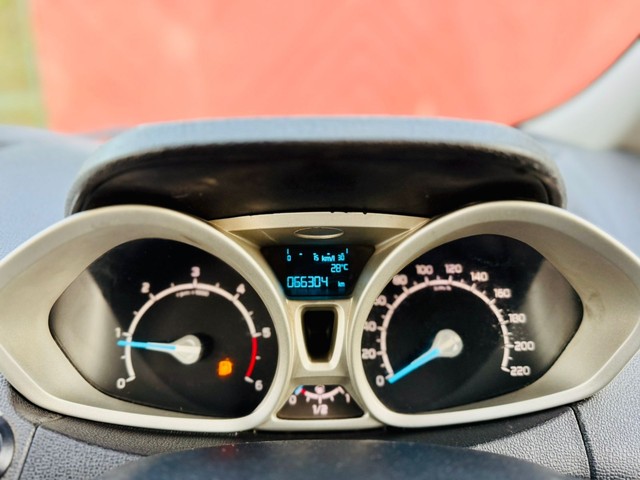 Second-hand 2014 Ford Ecosport 1.5 DV5 MT Titanium for sale in Surat-12