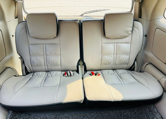 Second-hand 2014 Toyota Innova 2.5 VX (Diesel) 7 Seater BS IV for sale in Surat-12