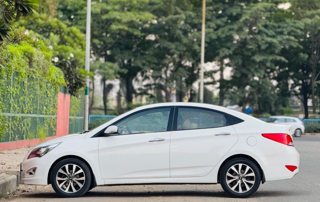 Second-hand 2015 Hyundai Verna SX CRDi AT for sale in Surat-3