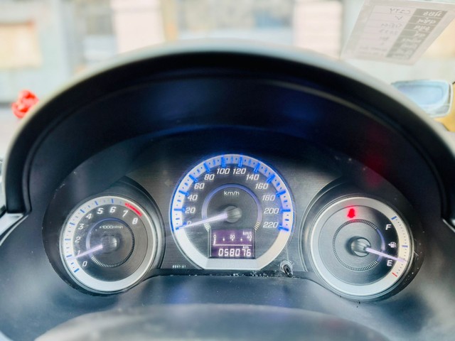 Second-hand 2013 Honda City V MT for sale in Surat-13