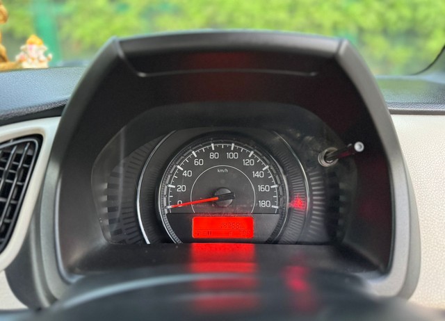 Second-hand 2024 Maruti Suzuki Wagon R VXI for sale in Surat-12