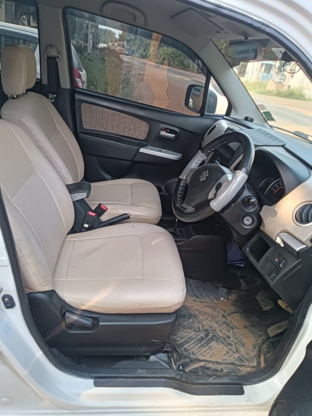 Second-hand 2015 Maruti Wagon R AMT VXI for sale in Madurai-5