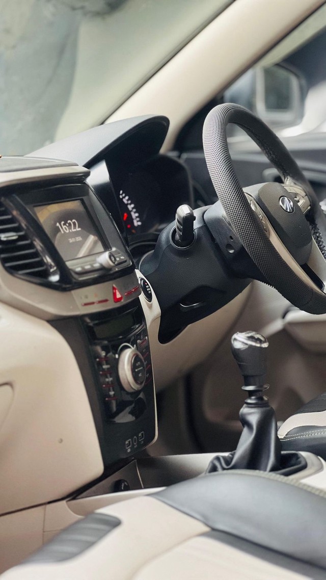 Second-hand 2020 Mahindra XUV300 W8 BSVI for sale in New Delhi-4