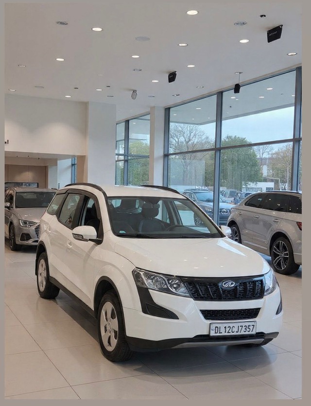 Second-hand 2016 Mahindra XUV500 W6 2WD for sale in New Delhi-1