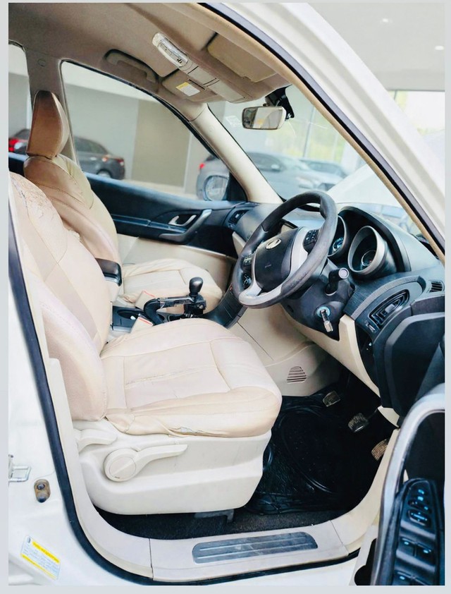 Second-hand 2016 Mahindra XUV500 W6 2WD for sale in New Delhi-5