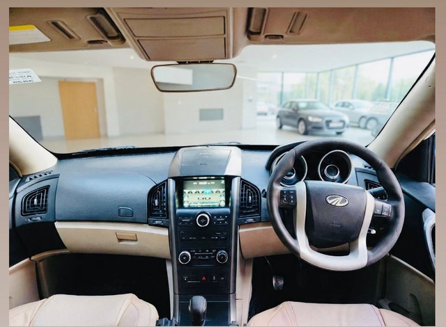 Second-hand 2016 Mahindra XUV500 W6 2WD for sale in New Delhi-4