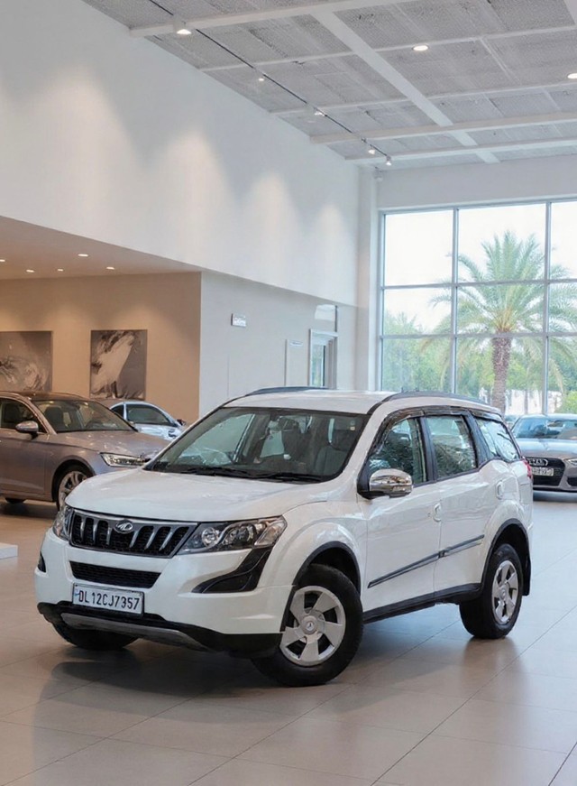 Second-hand 2016 Mahindra XUV500 W6 2WD for sale in New Delhi-0