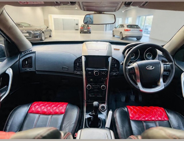 Mahindra XUV500 W7 BSIV Second-hand 2018 Mahindra XUV500 W7 BSIV for sale in New Delhi-3