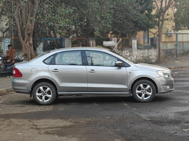 Second-hand 2015 Skoda Rapid 1.5 TDI AT Ambition for sale in Navi Mumbai-1