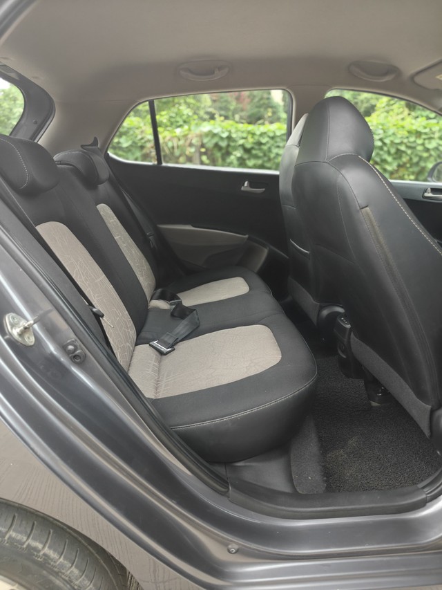 Second-hand 2013 Hyundai Grand i10 Asta for sale in Navi Mumbai-10