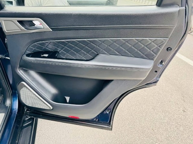 Second-hand 2022 Mahindra Alturas G4 4X2 AT for sale in New Delhi-19