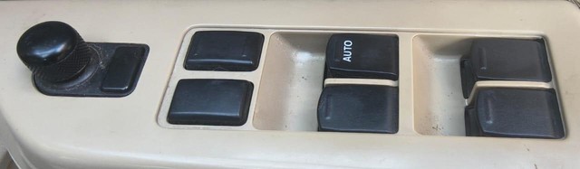 Second-hand 2016 Maruti Swift Dzire ZXI for sale in Kanpur-12