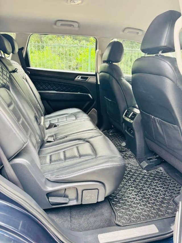 Second-hand 2022 Mahindra Alturas G4 4X2 AT for sale in New Delhi-8