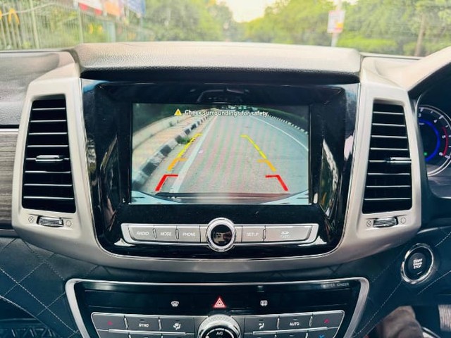 Second-hand 2022 Mahindra Alturas G4 4X2 AT for sale in New Delhi-15