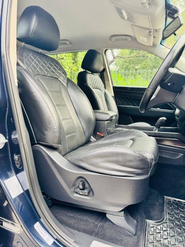 Second-hand 2022 Mahindra Alturas G4 4X2 AT for sale in New Delhi-22