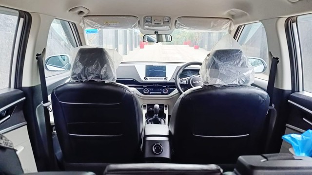 Kia Carens Prestige BSVI Second-hand 2023 Kia Carens Prestige BSVI for sale in New Delhi-16