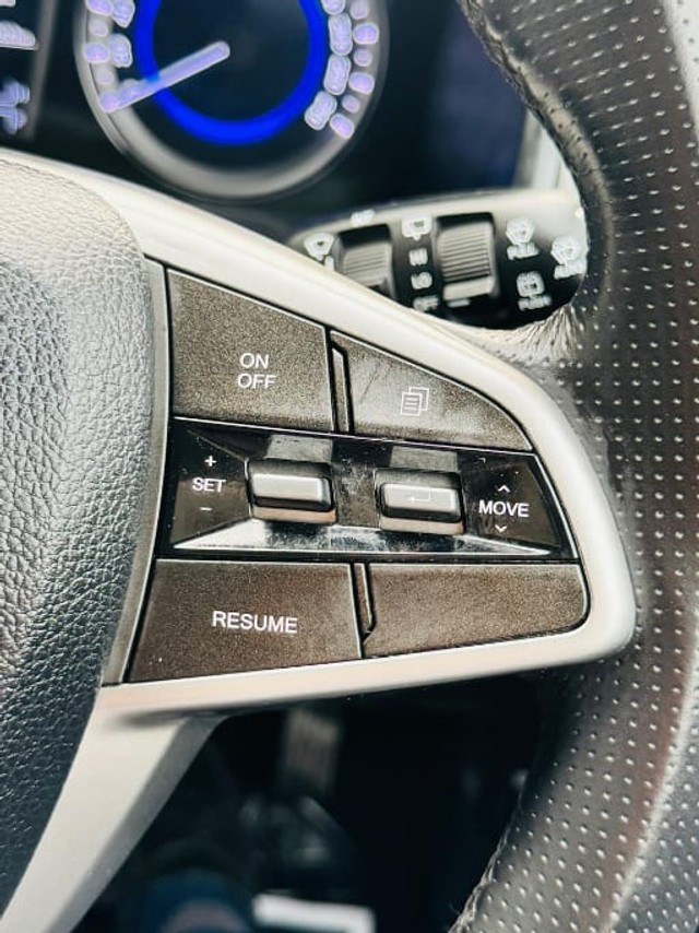 Second-hand 2022 Mahindra Alturas G4 4X2 AT for sale in New Delhi-13