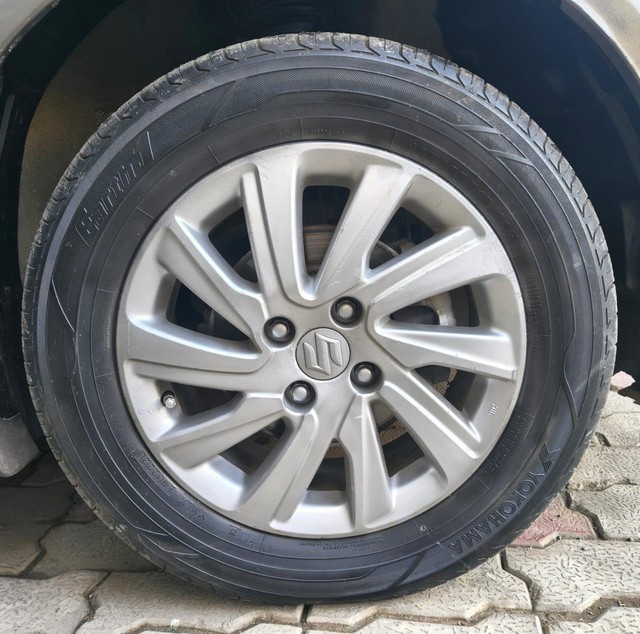 Second-hand 2016 Maruti Swift Dzire ZXI for sale in Kanpur-13