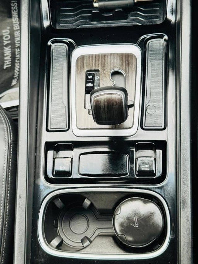 Second-hand 2022 Mahindra Alturas G4 4X2 AT for sale in New Delhi-21