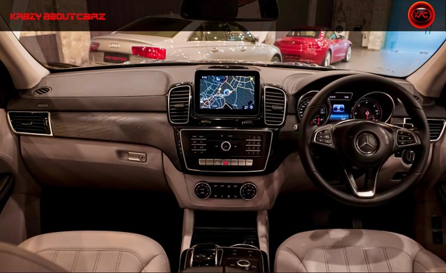 Second-hand 2019 Mercedes-Benz GLS 350d Grand Edition for sale in New Delhi-6