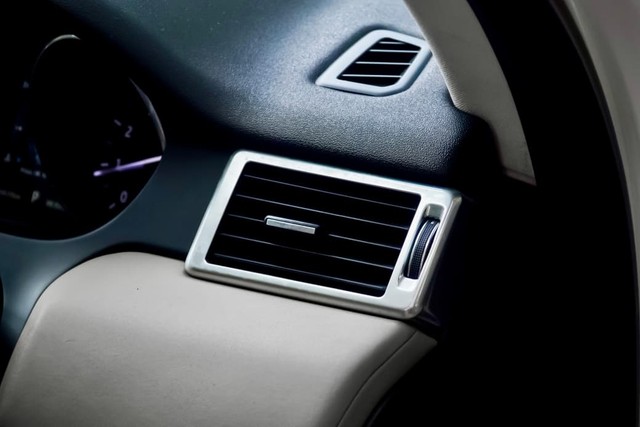 Second-hand 2017 Land Rover Discovery Sport Si4 HSE for sale in New Delhi-9