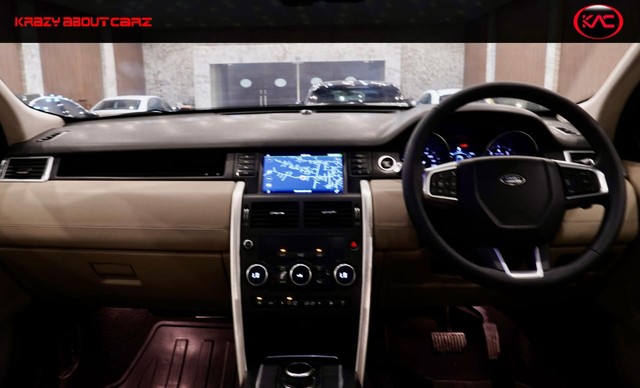 Second-hand 2017 Land Rover Discovery Sport Si4 HSE for sale in New Delhi-4