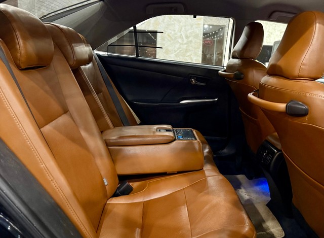 Second-hand 2018 Toyota Camry 2.5 Hybrid for sale in New Delhi-8