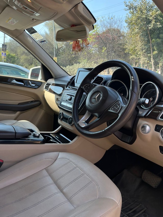 Second-hand 2017 Mercedes-Benz GLE 250d for sale in New Delhi-5