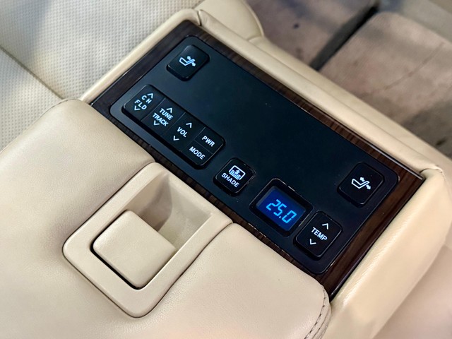 Second-hand 2017 Toyota Camry Hybrid for sale in New Delhi-10