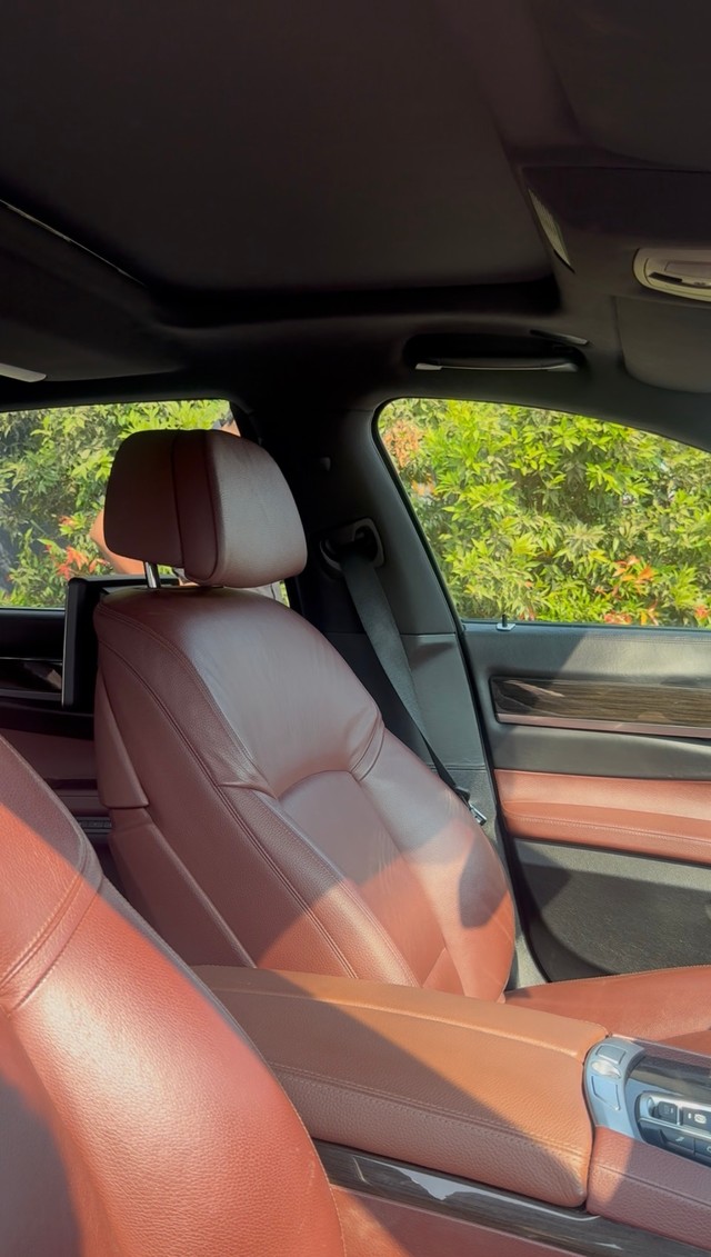 Second-hand 2014 BMW 7 Series 750Li for sale in New Delhi-2