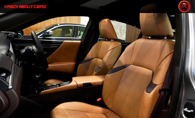 Second-hand 2020 Lexus ES 300h for sale in New Delhi-7