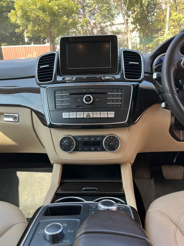 Second-hand 2017 Mercedes-Benz GLE 250d for sale in New Delhi-6