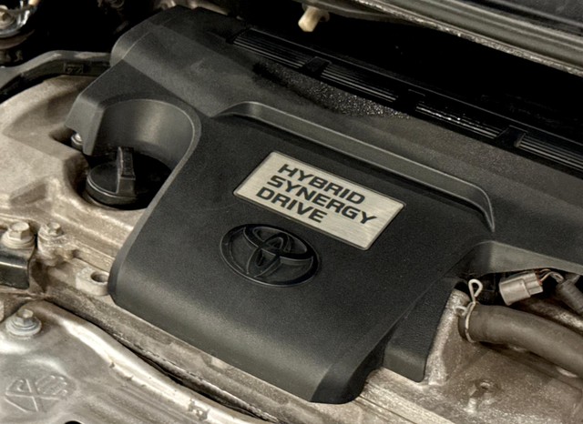 Second-hand 2018 Toyota Camry 2.5 Hybrid for sale in New Delhi-4