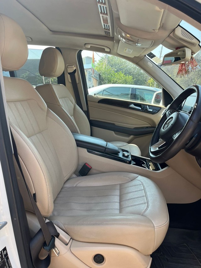 Second-hand 2017 Mercedes-Benz GLE 250d for sale in New Delhi-7