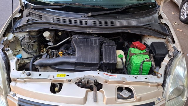 Maruti Suzuki Swift Dzire VXi Second-hand 2010 Maruti Suzuki Swift Dzire VXi for sale in Mumbai-5