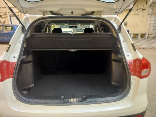 Second-hand 2020 Maruti Suzuki Vitara Brezza ZDi AMT for sale in Thane-16