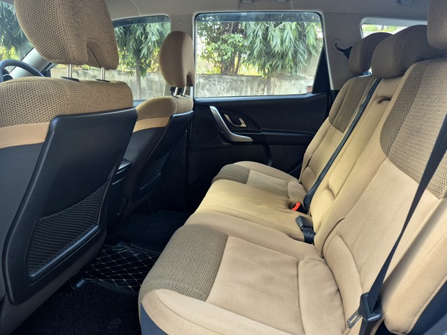 Second-hand 2019 Mahindra XUV500 W7 AT BSIV for sale in Gurgaon-10