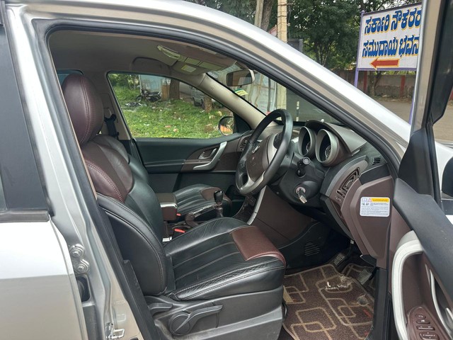 Second-hand 2012 Mahindra XUV500 W8 FWD for sale in Hassan-5