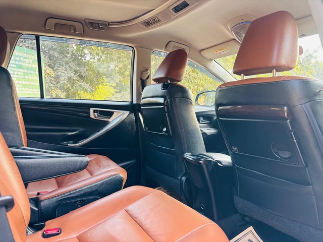 Second-hand 2018 Toyota Innova Crysta 2.8 GX AT BSIV for sale in New Delhi-8