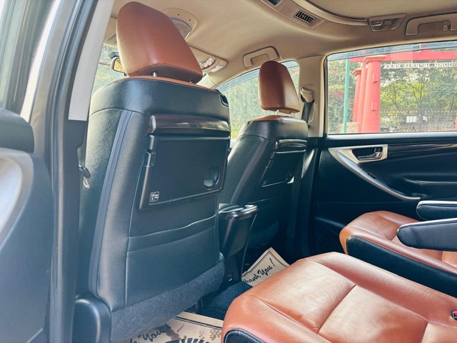 Second-hand 2018 Toyota Innova Crysta 2.8 GX AT BSIV for sale in New Delhi-4