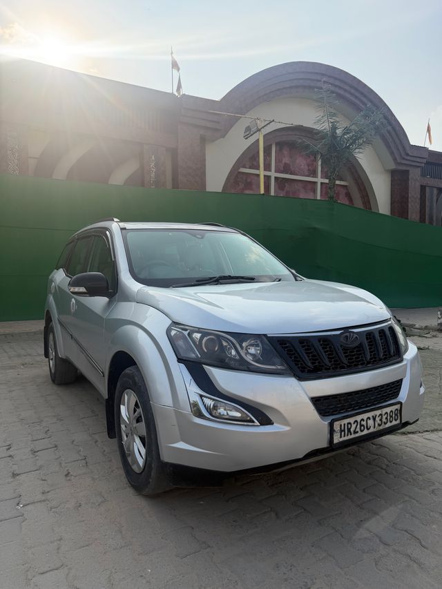 Mahindra XUV500 W4 Second-hand 2016 Mahindra XUV500 W4 for sale in New Delhi
