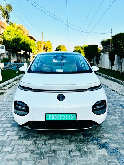 2025 MG Windsor EV एसेंस प्रो