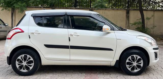 https://images10.gaadi.com/usedcar_image/B9369719-C05D-4675-B374-C56C0FEC0C6E/original/34454608-ca94-4b4b-9afe-f687c2b6e11c.jpg?imwidth=6401