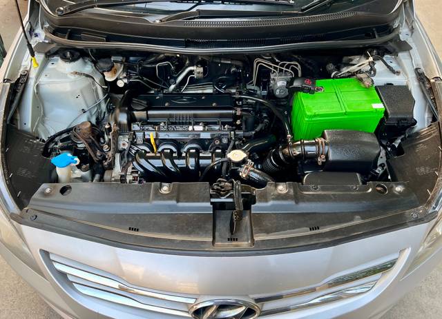 https://images10.gaadi.com/usedcar_image/B9369719-C05D-4675-B374-C56C0FEC0C6E/original/b7259762-98c5-462a-afa4-4a8987f38cdc.jpg?imwidth=6402
